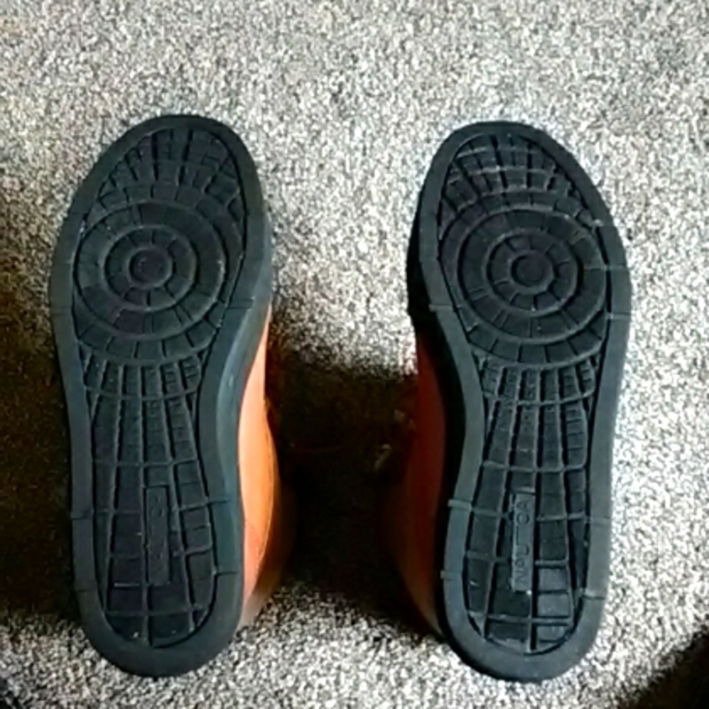 We have here a pair of Nautica Winter Boots. Thick fleece. Sz 10. Feel like 9.5.